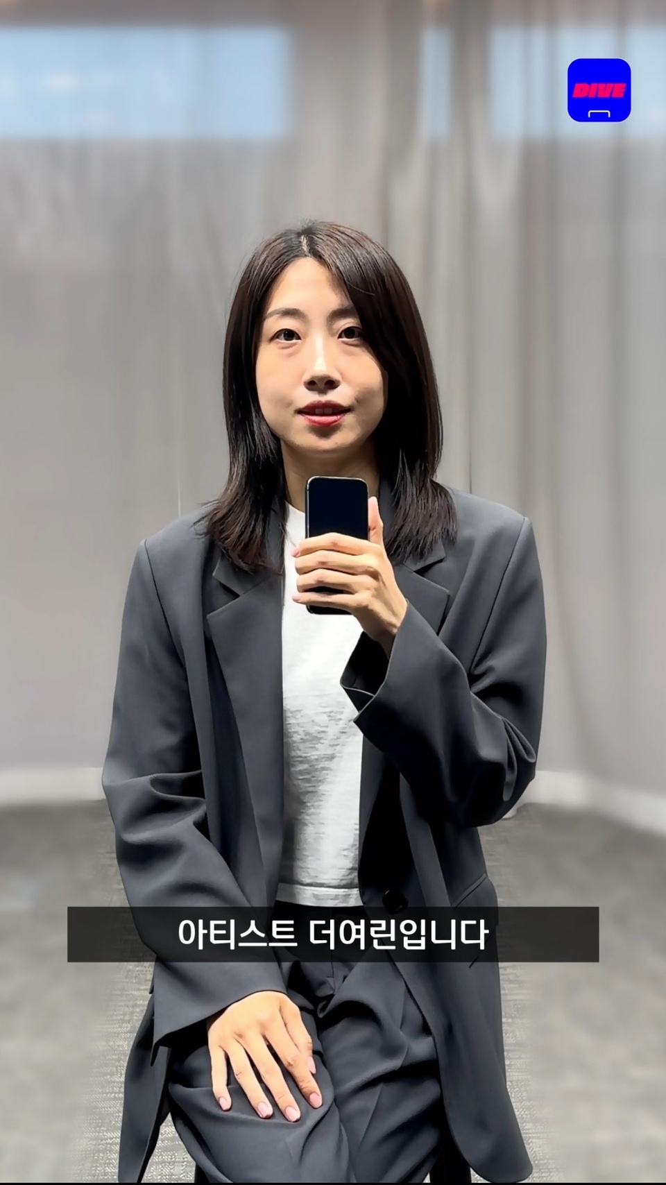 ⠀
익숙함 속에서 새로운 영감을 얻는 방법?
⠀
현대카드 DIVE 스페셜 에디터 더여린(@theyeolyn) 아티스트가
다양한 창작자들을 위해 집필 중인 시리즈 [더여린의 창작의 나침반]
⠀
현대카드 DIVE의 첫인상부터 시리즈를 생각하게 된 배경,
다음 아티클이 궁금한 독자들을 위한 내용 요약까지?
⠀
더여린 아티스트와 함께한 인터뷰를 만나보세요!
⠀
#현대카드DIVE #현대카드다이브
#현대카드 #HyundaiCard