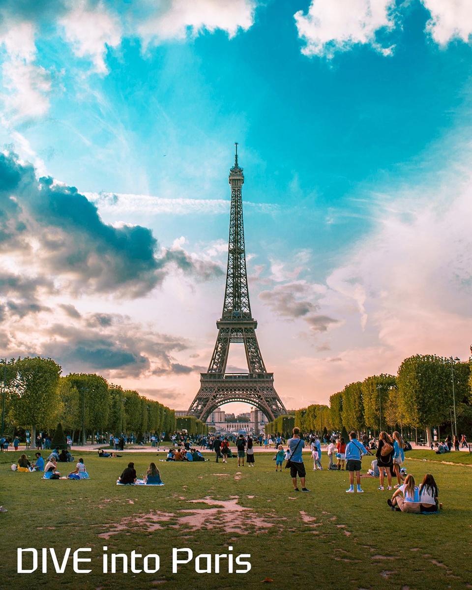 Let's DIVE into Paris✨
DIVE에서 알아보는 파리의 모든 것!

파리의 낭만을 온전히 느낄 수 있는 숙소부터
패션피플이라면 놓칠 수 없는 럭셔리 하우스 부티크까지?

?도시 전체가 문화 그 자체, 파리가 궁금하다면??‍

?지금 DIVE 앱에서 ‘파리’를 검색해 보세요!

✅DIVE 앱에서 매일 업데이트되는 컬처 콘텐츠를 만나보세요!

#현대카드DIVE #현대카드다이브
#현대카드 #HyundaiCard