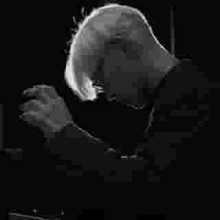 ⠀
전 세계에 치유와 위안을 안겨준
거장 류이치 사카모토의 마지막 인사?

혼신의 힘을 모아 완성한 103분의 선물같은 시간
<류이치 사카모토: 오퍼스> 영화 시사회에
DIVER들을 초대합니다?

류이치 사카모토가 직접 선곡한 20곡에
편곡과 녹음까지 참여한 마지막 연주?

자신의 예술을 선보이는 마지막 무대에서
음악을 통해 담아낸 거장의 인생을 만나 보세요!

<류이치 사카모토: 오퍼스> 시사회 초대 #EVENT
?이벤트 안내
• 참여 기간: 2023. 12. 08(금) ~ 2023. 12. 14(목)
• 참여 방법: DIVE 앱 ’가장 그답게, 안녕‘ 콘텐츠 내 응모하기 버튼 클릭
• 초대 인원: 총 80명 (1인 2매)
• 당첨자 발표: 2023. 12. 15(금) DIVE 앱 공지 및 개별 쿠폰 발송

?시사회 안내
• 일시: 2023. 12. 19(화) 오후 8시 10분
• 장소: CGV 여의도 4관

©2022 KAB America Inc./ Kab Inc. 

#류이치사카모토 #오퍼스 #Opus
#류이치사카모토오퍼스 #다큐멘터리 #시사회

#현대카드DIVE #현대카드다이브
#현대카드 #HyundaiCard

[유의사항]
- 시사회 티켓은 1인 2매 제공되며, 해당 시사회 관람 이외 사용 불가합니다.
- 시사회 입장은 오후 8시 10분까지 가능하며, 상영 시작 후에는 입장이 불가합니다.
- 좌석은 입장 선착순으로 배정될 예정입니다.
- 해당 이벤트는 현장 사정에 의해 변경될 수 있습니다.