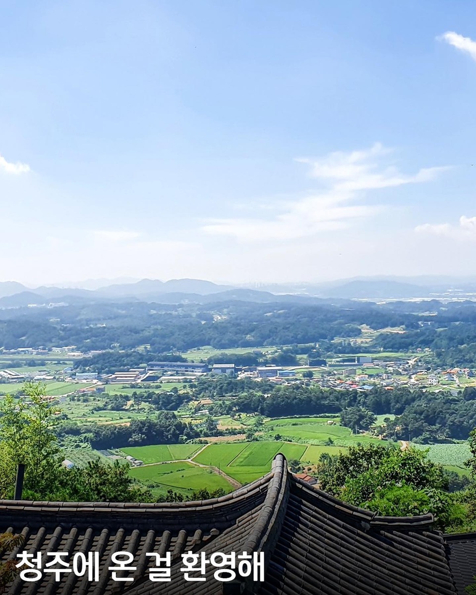 ⠀
청주 촬영지들, 어떻게 알고 오셨어요? DIVE 보고요 ?

<더 글로리>, <나는 솔로> 등 화제의 콘텐츠 촬영지로
청주를 교육도시에서 세상 핫플로 만든 ’그곳‘들!

?청주의 '촬영 스팟'에서 과몰입 하러 갈 사람??

?지금 DIVE 앱에서 '청주에 온 걸 환영해' 콘텐츠를 확인해 보세요.

✅DIVE 앱에서 매일 업데이트되는 컬처 콘텐츠를 만나보세요!

#현대카드DIVE #현대카드다이브
#현대카드 #HyundaiCard