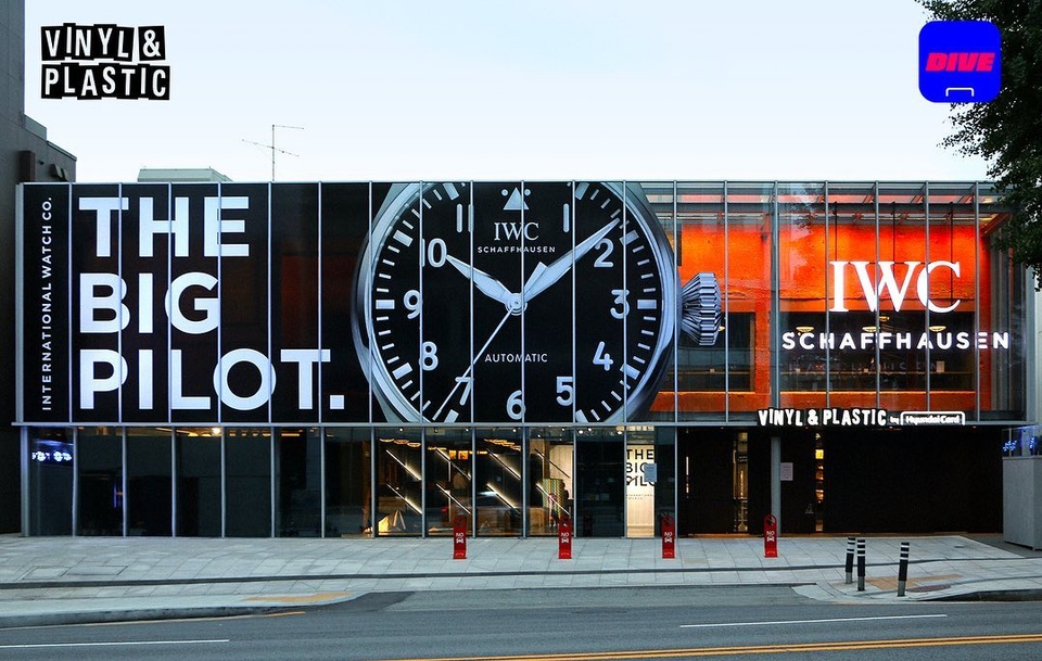 시간을 사로잡는 특별한 전시 ⌚

스위스 럭셔리 워치 매뉴팩쳐 IWC 샤프하우젠의 전시가
현대카드 바이닐앤플라스틱에서 펼쳐집니다!

아이코닉한 빅 파일럿 워치와 “MY WAY”라는 가치를 공유하는
배우 류준열, 새소년의 황소윤, 그래픽 디자이너 DHL이 함께한
멋진 전시를 즐길 수 있는 기회!

IWC만의 '시간을 온전히 소유하고 즐기는 방법'을 경험해보세요✨

?프로필의 링크를 통해 '시간을 사로잡은 빅 파일럿' 콘텐츠를 확인해 보세요.

<IWC 빅 파일럿 전시>
• 기간 : 2021. 06. 24(목) ~ 07. 04(일)
• 시간 : 월~토 오후 12시 ~ 9시, 일요일 오후 12시 ~ 6시
 (종료 30분 전 입장 마감)
• 장소 : 현대카드 바이닐앤플라스틱
• 예약 : 사전 예약자 우선 입장
 
* 코로나19 확산 방지를 위해 동시 입장 가능 인원 제한 운영중
* 사전 예약 없이 방문하실 경우, 현장 등록 가능하나 현장 상황에 따라 대기 시간이 걸어지거나 입장이 불가할 수 있음

#IWC빅파일럿전시#IWC
#IWCBigPilot
#바이닐앤플라스틱 #VinylandPlastic

#현대카드DIVE #현대카드다이브
#현대카드 #HyundaiCard