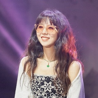 봄이 왔어요, 스텔라장이 이 노래를 불렀더니?

"우울한 블루를 따뜻한 핑크로 바꿔볼게요"
기분 좋은 음색에 따스한 미소까지?
스텔라장의 핑크빛 설레임 가득한
'Blue Turns Pink' 라이브 무대를 지금 공개합니다!

?프로필의 링크를 통해 '스텔라장 LIVE PLAY ▶' 를 확인해 보세요.

팬들이 만드는 Well-made 랜선 라이브
Fan-made LIVE 시즌 3의 세 번째 무대!

✔풀버전 영상 감상 방법 :
1) DIVE 앱 '스텔라장 LIVE PLAY▶' 검색?
*이벤트 당첨자도 위 콘텐츠 하단에서 확인 가능!?
2) 유튜브에서 '현대카드 DIVE' 채널 검색?

Melon 앱에서도 즐기는 Fan-made LIVE!
스텔라장의 무대를 확인해 보세요?

잠깐! 스텔라장의 Fan-made LIVE는 이제 시작이에요▶
스텔라장의 과즙미 넘치는 ‘Colors’ 무대와
팬들이 직접 만드는 토크쇼 <Fan-made TALK>!
04. 16(금)에 공개됩니다?

#팬메이드라이브 #스텔라장 #StellaJang

#현대카드DIVE #현대카드다이브
#현대카드 #HyundaiCard