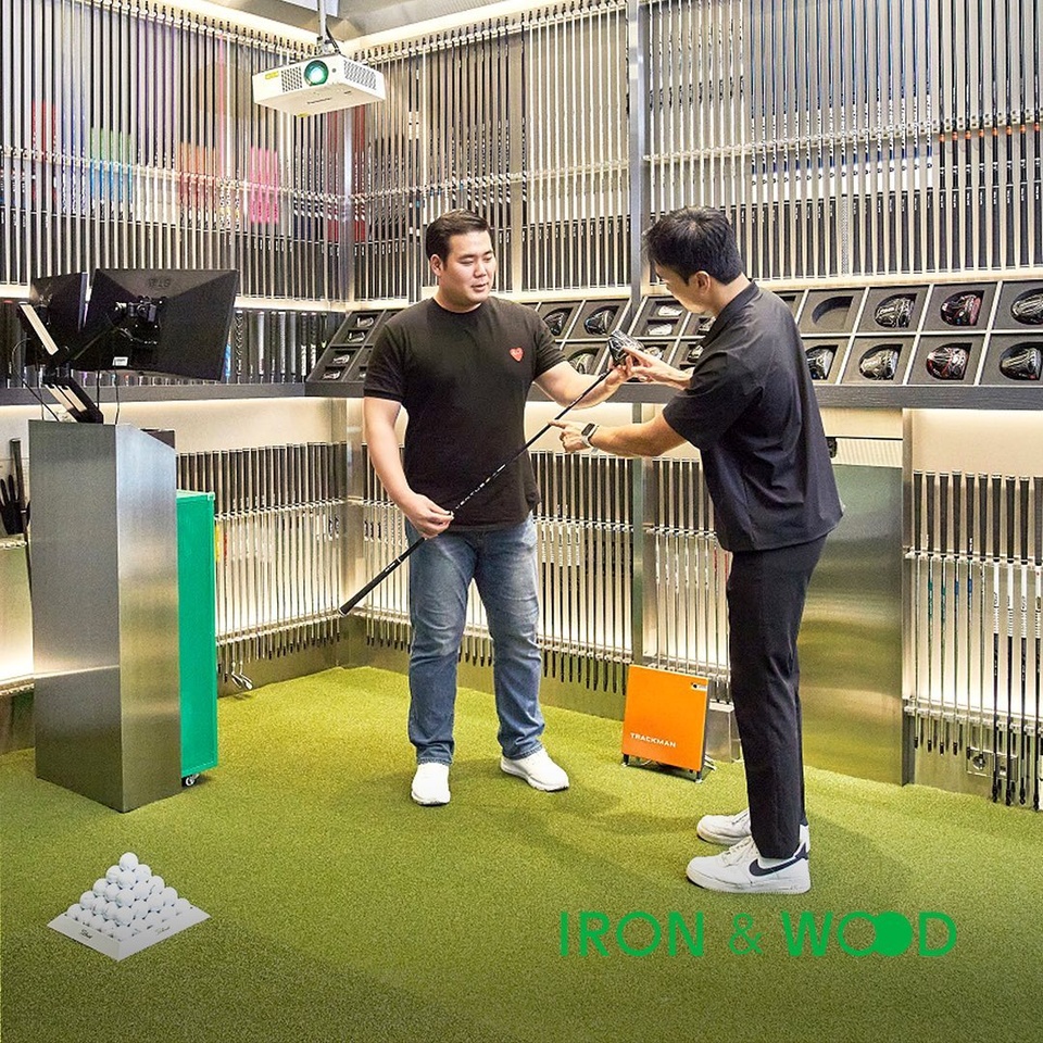 ⠀
골프 클럽도 커스터마이징이 가능하다면?⛳

골프 퍼포먼스를 향상시킬 수 있는
나만을 위한 신상 맞춤 클럽!?‍♂

전문 피터의 체계적인 클럽 진단과
전세계 TOP 브랜드의 신상 헤드부터 샤프트까지
IRON & WOOD에서 한 번에 체험해 보세요.

좋은 스윙과 스코어 향상을 위한 가장 빠른 방법을 알고 싶다면?

? 지금 DIVE 앱에서 ‘골프 클럽도 커스터마이징’ 콘텐츠를 확인해 보세요.

현대카드 Premium Members Only

IRON & WOOD by Hyundai Card

▶공간 안내
- Lesson Studio: 국내 최정상급 프로의 데이터 기반 1:1 레슨
- Indoor Bunker: 실내 테라스 벙커에서의 실전과 같은 벙커 샷 연습
- Putting: 최첨단 퍼팅 시뮬레이터 PuttView를 통한 퍼팅 연습
- Fitting Lab: 체계적인 분석을 통한 클럽 커스터마이징

[IRON & WOOD]
• 주소: 강남구 도산대로45길 18-10 아이언앤우드
• 운영시간: 월~금요일 낮 12시~오후 9시, 토요일 낮 12시~오후 6시
(매주 일요일, 공휴일 휴관)

• 프로그램 안내
- Fitting : 5만원 (1회/50분)

• 대상카드 : the Black, the Purple, the Red, the Green, the Pink, 현대카드 MX Black, 대한항공카드 150·the First, GENESIS CARD, American Express® Cards by Hyundai Card, 넥슨 현대카드 UNLIMITED, 미래에셋 현대카드 Gold·Diamond기 소지 회원 (개인카드 및 기명 법인카드 포함)
* GOOD FRIENDSHIP 회원은 기 소지 중인 현대카드로 예약 및 결제 가능
• 기간 : ~23년 12월 31일까지
• 예약 : 현대카드 DIVE 앱을 통한 레슨 및 피팅 사전 예약 필수
* 현대카드 프리미엄 회원 전용 
* 자세한 내용은 현대카드 DIVE 앱을 통해 확인해 보세요.
• 문의 : 02-6951-5590

#아이언앤우드 #IRON #WOOD #클럽피팅 #피팅
#골프레슨 #실내레슨 #프로골퍼 #레슨프로
#현대카드프리미엄 #프리미엄카드
#현대카드 #HyundaiCard

[유의사항]
> 상환능력에 비해 신용카드 이용금액이 과도할 경우, 귀하의 개인신용평점이 하락할 수 있습니다.
> 개인신용평점 하락 시 금융거래와 관련된 불이익이 발생할 수 있습니다.
> 일정기간 원리금을 연체할 경우, 모든 원리금을 변제할 의무가 발생할 수 있습니다.
- 신용카드 발급이 부적정한 경우(연체금 보유,개인신용평점 낮음 등) 카드 발급이 제한될 수 있습니다.
- 카드 이용대금과 이에 수반되는 모든 수수료를 지정된 대금 결제일에 상환합니다.
- 금융소비자는 금융소비자보호법 제19조 제1항에 따라 해당 상품 또는 서비스에 대하여 설명을 받을 권리가 있습니다.
- 자세한 내용 및 이용 조건은 카드 신청 전 현대카드 홈페이지 및 상품설명서, 약관 참고
- 준법감시심의필 제 20230817-019 호 (2023.08.17~2024.08.16)