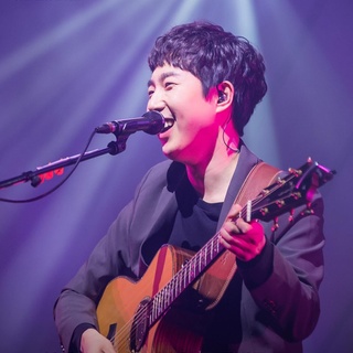 ⠀⠀ 
현대카드 Curated 92의 주인공은
청춘을 노래하는 싱어송라이터 장범준
⠀
암표 거래를 방지할 수 있는 ‘NFT 티켓’으로
음악을 진심으로 사랑하는 아티스트와 팬들에게
더욱 뜻깊은 공연으로 기억될 이번 무대✨
⠀
애정을 담아 노래하는 아티스트 장범준이 선물할
이번 공연을 언더스테이지에서 만나보세요!?
⠀
<현대카드 Curated 92 장범준>
• 일시 : 2024. 02. 07(수) ~ 02. 22(목) 매주 수•목요일 오후 7시
• 장소 : 현대카드 언더스테이지
• 티켓 가격 : 66,000원 (현대카드 결제 시 20% 할인, 할인가 52,800원)
⠀
? NFT 티켓 판매 일정
• 티켓 신청 기간 : 2024. 01. 29(월) 오후 2시 ~ 01. 31(수) 오후 2시
• 당첨자 발표 : 2024. 01. 31(수) 오후 6시
• 티켓 판매 기간 : 2024. 02. 01(목) ~ 02. 05(월)
• 예매처 : KONKRIT 앱

⚠️ 티켓 구매 시 유의사항
• 본 공연 티켓은 NFT 방식으로만 판매됩니다.
• 총 6회차의 공연 중 희망하시는 회차를 선택 및 신청하면, 추첨을 통해 당첨 여부를 안내 드립니다.
• 전 회차 복수 신청 가능하나, 당첨 및 공연 관람은 1인 1회로 제한됩니다.
⠀
프로필의 링크를 통해 DIVE 앱 “현대카드 Curated 92 장범준” 콘텐츠를 확인해 보세요.
⠀
#현대카드언더스테이지 #UNDERSTAGE
#장범준
⠀
#현대카드DIVE #현대카드다이브
#현대카드 #HyundaiCard
⠀
[유의사항]

- 본 공연은 NFT 방식으로만 판매되며, 사전 신청 후 당첨자에 한해 구입 가능합니다.
(신청 기간 : 2024.01.29 ~ 2024.01.31)
- 본 공연은 1인 1매에 한해 구입 가능하며 GIFT카드를 제외한 모든 현대카드로 결제 시 20% 할인 혜택이 제공됩니다.
(티켓 판매 기간 : 2024.02.01 ~ 2024.02.05)

> 상환 능력에 비해 신용카드 이용금액이 과도할 경우, 귀하의 개인신용평점이 하락할 수 있습니다.
개인신용평점 하락 시 금융거래와 관련된 불이익이 발생할 수 있습니다.
일정 기간 원리금을 연체할 경우, 모든 원리금을 변제할 의무가 발생할 수 있습니다.
> 
- 신용카드 발급이 부적정한 경우(연체금 보유, 개인신용평점 낮음 등)카드 발급이 제한될 수 있습니다.
- 카드 이용대금과 이에 수반되는 모든 수수료를 지정된 대금 결제일에 상환합니다.
- 금융소비자는 금융소비자보호법 제19조 제1항에 따라 해당 상품 또는 서비스에 대하여 설명을 받을 권리가 있습니다.
- 자세한 내용 및 이용 조건은 카드 신청 전 현대카드 홈페이지 및 상품설명서, 약관 참고
준법감시심의필번호 240122-021호(2024.01.23~2025.01.22)