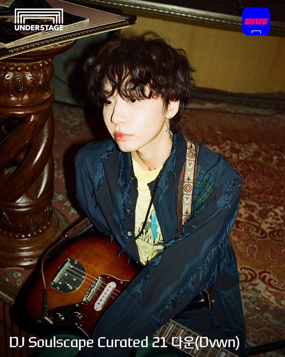 ⠀
DJ Soulscape Curated 21 무대에 오를 뮤지션은?
새벽을 깨우는 따스한 목소리의 싱어송라이터 다운(Dvwn)?

데뷔곡부터 미공개 신곡까지 그간의 음악 여정을 총망라하며
라이브셋으로 채워질 호소력 짙은 셋리스트!

데뷔 이후 5년 만에 처음 진행되는 이번 단독 콘서트에서
다운이 선보일 감각적인 무대를 놓치지 마세요?

< DJ Soulscape Curated 21 Dvwn >
• 일시 : 2023. 04. 01(토) 오후 7시
• 장소 : 현대카드 언더스테이지
• 티켓 가격 : 77,000원 (현대카드 결제 시 20% 할인)
• 판매 일시 : 2023. 03. 02(목) 오후 6시
• 예매처 : 멜론티켓

?자세한 내용은 프로필의 링크를 통해 ‘DJ Soulscape Curated 21 다운(Dvwn)‘ 콘텐츠를 확인해보세요!

#현대카드언더스테이지 #UNDERSTAGE
#다운

#현대카드DIVE #현대카드다이브
#현대카드 #Hyundaicard
 
유의사항
- 본 공연은 Gift 카드를 제외한 모든 현대카드로 결제 가능하며, 현대카드 결제 시 20% 할인 혜택이 제공됩니다.
(티켓 판매 기간: 2023.03.02 ~ 2023.03.31)
> 상환 능력에 비해 신용카드 이용금액이 과도할 경우, 귀하의 개인신용평점이 하락할 수 있습니다.
> 개인신용평점 하락 시 금융거래와 관련된 불이익이 발생할 수 있습니다.
> 일정 기간 원리금을 연체할 경우, 모든 원리금을 변제할 의무가 발생할 수 있습니다.
- 신용카드 발급이 부적정한 경우(연체금 보유, 개인신용평점 낮음 등)카드 발급이 제한될 수 있습니다
- 카드 이용대금과 이에 수반되는 모든 수수료를 지정된 대금 결제일에 상환합니다.
- 금융소비자는 금융소비자보호법 제19조 제1항에 따라 해당 상품 또는 서비스에 대하여 설명을 받을 권리가 있습니다.
- 자세한 내용 및 이용 조건은 카드 신청 전 현대카드 홈페이지 및 상품설명서, 약관 참고
준법감시심의필 230223-001 (2023.02.23 ~ 2024.02.22)