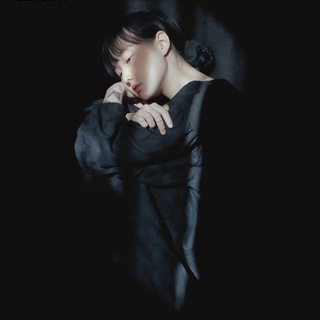 독보적인 음색의 주인공, 다린의 감미로운 라이브 무대에 초대합니다!?
-
공연장의 열기가 그리운 DIVER를 위한
2021년 첫 번째 오프라인 LIVE BONUS TRACK 다린
-
화제의 경연 프로그램 <싱어게인> 56호 가수에서
자신의 이름으로 다시 우리 곁으로 돌아온 다린(@da112rin)
-
데뷔 4년 만에 발표하는 첫 번째 앨범 <숲>으로 많은 리스너들의
주목을 받는 다린의 이야기와 라이브 공연을 만나 볼 수 있는 기회! 
-
?주목! 
1) 예약 마감으로 현장 관람의 기회를 놓쳤더라도 아쉬워 하지 마세요! 현대카드 유튜브에서 라이브 스트리밍으로도 즐길 수 있어요!
2) 라이브 참여 인증 시 다린의 사인 CD 및 MX BOOST 캔들 증정 이벤트도 있으니 놓치지 마세요!
-
?프로필의 링크를 통해 ‘LIVE BONUS TRACK 다린’ 컨텐츠를 확인해 보세요.
-
<뮤직 라이브러리 LIVE BONUS TRACK 다린> 예매 안내
• 방법 :
- DIVE 앱 'LIVE BONUS TRACK 다린' 콘텐츠 '예매하기' 버튼 클릭 (앱 전용)
• 기간 : 2021. 02. 26(금) ~ 03. 03(수)
• 행사 장소 : 현대카드 뮤직 라이브러리
• 행사 일시 : 2021. 03. 04(목) 오후 8시
• 금액 : 10,000원
※ 세부 유의사항은 예매 페이지 참조 부탁드립니다.
* 라이브 스트리밍 링크는 행사 당일 30분 전 아티클에서 확인 가능합니다.
* 본 프로그램은 코로나19 확산 방지를 위해 '코로나 방역지침'을 준수하고 있습니다.
-
✅DIVE 앱만 있으면 현대카드 라이브러리 주중 입장 가능!
-
#현대카드뮤직라이브러리
#MusicLibrary
#다린 #블럭
-
#현대카드DIVE #현대카드다이브
#현대카드 #HyundaiCard
