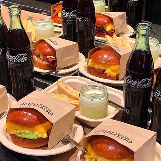 지금까지 이런 맛집은 없었다?
바로 지금 주목해야 할 신상 맛집 리스트!
-
LA의 명물 샌드위치, 한국에 상륙하다?
에그슬럿(@eggslutkorea)의 시그니처
페어팩스, 슬럿과 함께 달걀의 매력에 풍덩!
-
청담동에서 만나는 일상 속 특별한 날?
청담동 핫스팟 미미미가든(@mememi.official)에서
파스타부터 디저트까지! 한번에 즐겨 볼까요?
-
눈과 입으로 즐기는 채소의 매력?
양출서울(@yangchulseoul)의 색다른 채소 요리와 
내추럴 와인으로 몸과 마음에 여유를 선물해 봐요
-
야시장 감성으로 즐기는 힙한 꼬치집?
오케이땡큐(@okaysindang)의 다양한 숯불 꼬치와
시원한 맥주로 여름 밤 더위 탈출!
-
신상 맛집에서 한발 빠르게 만나는 즐거움
지금 바로 DIVE 앱 '우리 지금 만나' 에서 확인해 보세요!
-
?프로필의 링크를 통해 DIVE 앱을 다운 받을 수 있습니다.
-
Image by @mini.daily @_kimkiyoung
@yangchulseoul @okaysindang
-
#현대카드DIVE #현대카드다이브
#현대카드 #HyundaiCard
