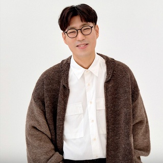 ⠀
재즈가 뭐라고 생각하세요?
윤석철의 JAM SESSION이요?

뮤지션들의 뮤지션, 재즈씬의 대가 윤석철(@scjazzy)이 펼치는
'음악인들의 특별한 소셜 파티' 컨셉의 비정형적 잼 세션!?

다년간 매주 잼 세션을 진행해온 노하우를 바탕으로
양일간 다른 주제, 다른 악기를 활용하여 펼쳐질
윤석철만의 특별한 공연을 지금 만나보세요!??
 
<유희열 Curated 20 윤석철>
• 일시: 2023. 05. 03(수), 04(목) 양일 오후 8시
• 장소: 현대카드 언더스테이지
• 티켓 가격: 44,000원 (현대카드 결제 시 20% 할인)
• 판매 일시: 2023. 04. 07(금) 오후 7시
• 예매처: 인터파크

?지금 DIVE 앱에서 ‘유희열 Curated 20 윤석철‘ 콘텐츠를 확인해보세요.

#현대카드언더스테이지 #UNDERSTAGE 
#윤석철

#현대카드DIVE #현대카드다이브
#현대카드 #HyundaiCard

유의사항
- 본 공연은 Gift 카드를 제외한 모든 현대카드로 결제 가능하며, 현대카드 결제 시 20% 할인 혜택이 제공됩니다.
(티켓 판매 기간 : 2023.04.07 ~ 2023.05.04)
> 상환 능력에 비해 신용카드 이용금액이 과도할 경우, 귀하의 개인신용평점이 하락할 수 있습니다.
> 개인신용평점 하락 시 금융거래와 관련된 불이익이 발생할 수 있습니다.
> 일정 기간 원리금을 연체할 경우, 모든 원리금을 변제할 의무가 발생할 수 있습니다.
- 신용카드 발급이 부적정한 경우(연체금 보유, 개인신용평점 낮음 등)카드 발급이 제한될 수 있습니다.
- 카드 이용대금과 이에 수반되는 모든 수수료를 지정된 대금 결제일에 상환합니다.
- 금융소비자는 금융소비자보호법 제19조 제1항에 따라 해당 상품 또는 서비스에 대하여 설명을 받을 권리가 있습니다.
- 자세한 내용 및 이용 조건은 카드 신청 전 현대카드 홈페이지 및 상품설명서, 약관 참고
준법감시심의필 제 230403-016호 (2023.04.03~2024.04.02)