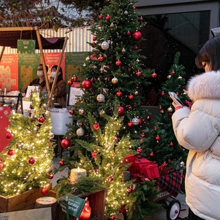 쿠킹 라이브리러리에서 한 달 먼저 만나본?
도심 속 크리스마스 마켓으로 변한 Merry Merry Saturday Market!

19개의 브랜드의 크리스마스 팝업 마켓
겨울 분위기 물씬 느껴지는 버스킹 공연
따끈따끈 겨울 먹거리와 칵테일 이벤트까지?

크리스마스 분위기 물씬 느껴진 지난 토요일 오후,
현장의 분위기를 지금 바로 만나보세요!

?프로필 링크를 통해 '미리 메리 크리스마스' 콘텐츠를 확인해보세요.
✅DIVE 앱만 있으면 현대카드 라이브러리 주중 입장 가능!

#CookingLibrary #현대카드쿠킹라이브러리
#새터데이마켓 #메리메리새터데이마켓

#현대카드DIVE #현대카드다이브
#현대카드 #HyundaiCard