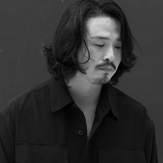 허스키한 보이스의 <싱어게인> 10호 가수
진심을 나눌 수 있는 뮤지션 김준휘의 첫 단독 콘서트 D-1?

호소력 짙은 목소리로 선보일 라이브 무대부터
하진, 김병주 등 <싱어게인> 출연진들의 스페셜 무대까지!

김준휘의 공연을 100% 즐기고 싶다면
아래 유의사항을 참고해주세요!?

<현대카드 Curated 81 김준휘>
• 일시: 2022. 12. 17(토) 오후 7시
• 장소: 현대카드 언더스테이지
• 티켓박스 오픈: 공연 시작 90분 전
• 공연장 입장: 공연 시작 45분 전
• 유의사항
✔️ 공연 당일 현장 티켓 구매는 티켓 박스에서 가능합니다.

* 본 공연은 코로나19 확산 방지를 위해 ‘방역지침’을 준수합니다.
- 전 관객 상시 마스크 착용 의무
- 공연장 입퇴장 및 대기 시 관객 간 1m 거리두기 유지 권고

? 자세한 내용은 프로필의 링크를 통해 ‘현대카드 Curated 81 김준휘’ 콘텐츠를 확인해보세요!

#현대카드언더스테이지 #UNDERSTAGE
#김준휘

#현대카드DIVE #현대카드다이브
#현대카드 #Hyundaicard
