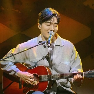 산책 전문 가수가 부르는데 같이 걸어야지?
 
별 보러 가자더니⭐ 이젠 같이 걷자고 하네
추운 날씨에도 당장 산책하고 싶게 만드는❄
 
적재(@jungjukjae)의 ‘나랑 같이 걸을래’를 지금 무대에서 만나보세요!
 
?프로필의 링크를 통해 '적재 LIVE PLAY ▶' 를 확인해 보세요.
 
팬들이 만드는 Well-made 랜선 라이브
Fan-made LIVE 시즌 3
 
✔풀버전 영상 감상 방법 :
1) DIVE 앱 '적재 LIVE PLAY▶' 검색?
2) 유튜브에서 '현대카드 DIVE' 채널 검색?
 
Melon 앱에서도 즐기는 Fan-made LIVE!
적재의 무대를 확인해 보세요?
 
#팬메이드라이브 #적재 #JukJae
 
#현대카드DIVE #현대카드다이브
#현대카드 #HyundaiCard