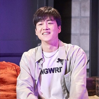 곽진언의 꿀보이스로 걸그룹 노래를 듣는다면??

2년 만에 싱글로 돌아온 곽진언의 팬사랑 인터뷰!?
가슴이 웅장해지는 동굴 목소리 버전 '돌핀'부터
깜짝 컴백한 곽DJ의 특별 라디오까지?️
곽진언의 팬메이드 토크, 지금 바로 확인해 보세요!

?프로필의 링크를 통해 '곽진언 LIVE PLAY ▶️' 를 확인해 보세요.

팬들이 만드는 Well-made 랜선 라이브
Fan-made LIVE 시즌 3의 다섯 번째 무대!

✔️풀버전 영상 감상 방법 :
1) DIVE 앱 '곽진언 LIVE PLAY▶️' 검색?
*이벤트 당첨자도 위 콘텐츠 하단에서 확인 가능!?
2) 유튜브에서 '현대카드 DIVE' 채널 검색?

Melon 앱에서도 즐기는 Fan-made LIVE!
곽진언의 무대를 확인해 보세요?

#팬메이드라이브 #곽진언

#현대카드DIVE #현대카드다이브
#현대카드 #HyundaiCard