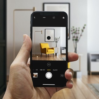 #EVENT 애정가구챌린지 ❣
세상 사람들 이 가구 좀 봐주세요! ?
-
Design Theme 01. Furniture Design
첫 번째 이벤트!
-
모두에게 자랑하고 싶은 나의 가구,
디자인 라이브러리, 리빙숍에서 전시 중인 아이코닉 가구,
무엇이든 상관없다! 애정하는 가구를 마구마구 올려주세요
-
? 애정가구챌린지 안내
? 방법 :
1. 애정어린 시선으로 가구가 담긴 사진을 촬영해 주세요!
2. 인스타그램에 필수 해시태그
(#애정가구챌린지 #현대카드디자인라이브러리)와 함께 작품을 업로드하면 완료!
?Tip! DIVE 앱에서도 참여하면 당첨 확률 UP
? 기간 : 2020. 07. 16(목) ~ 08. 16(일)
? 발표 : 2020. 08. 19(수) 오후 5시
DIVE 인스타그램(@hyundaicard_dive) 및 DIVE 앱
? 경품 :
- 찐가구의 진가를 알아본, 진가구상 : Verner Panton Table Stand VP3 (1명)
- 평가가 필요 없는, 평가불가구상 : Volta 모빌 (2명)
- 참가구를 알린 참가로 만족, 참가구상 : Artek 줄자 (10명)
? 심사 기준 : 가구에 대한 넘치는 애정이 느껴지는 사진 또는 영상!
* 애정이 넘칠수록 당첨 확률도 넘쳐요!
-
이벤트에 대한 자세한 내용은 DIVE 앱 '#애정가구챌린지' 에서 확인하실 수 있습니다.
-
?프로필의 링크를 통해 앱을 다운 받을 수 있습니다.
-
#DesignLibrary #현대카드디자인라이브러리
-
#현대카드DIVE #현대카드다이브
#HyundaiCard #현대카드
