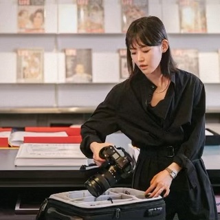 누구도 가르쳐 주지 않은
누구나 찍을 수 있는 사진?

하시시박(@sisi_wonji)이 알려주는
프로 작가의 촬영 노하우와 후보정 꿀팁?
그리고 특별히 공개하는 하시시박의 실전 장비까지
지금 DIVE 앱에서 확인하세요!

수강료 책정불가!
프로 포토그래퍼의 실전 특강

▶감상 방법 : DIVE 앱에서 '오버 더 레코드 포토그래퍼 하시시박 편'을 검색하세요!

?프로필의 링크를 통해 앱을 다운 받을 수 있습니다.

#오버더레코드 #OVERTHERECORD #하시시박

#현대카드DIVE #현대카드다이브
#현대카드 #HyundaiCard