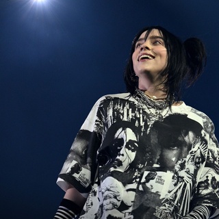 빌리가 빌리했다?
세계가 주목하는 빌리 아일리시(Billie Eilish)

몽환적 음색과 뛰어난 표현력의 가사,
트렌디한 감성과 연출의 뮤직비디오까지
장르 그 자체인 독보적인 뮤지션

2년 7개월만에 돌아온 현대카드 슈퍼콘서트에서
빌리 아일리시의 매력을 가까이 느껴보세요

현대카드 슈퍼콘서트 26
빌리 아일리시(Billie Eilish)

▶일시 : 2022. 8. 15(월) 오후 8시⠀
▶장소 : 고척스카이돔⠀
▶티켓오픈
- 현대카드 선예매 : 2022. 7. 5(화) 낮 12시(현대카드로만 결제 가능)
- 일반예매 : 2022. 7. 6(수) 낮 12시

▶티켓가
- 지정석P 187,000원, 지정석R 176,000원, 지정석S 154,000원, 지정석A 121,000원, 지정석B 110,000원(현대카드 결제 시 20% 즉시할인)⠀
▶예매처 : 인터파크, 예스24

#현대카드슈퍼콘서트 #빌리아일리시
#SuperConcert #BillieEilish
#슈퍼콘서트 #슈콘 #현카슈콘 #현카
#빌리 #아일리시 #BadGuy #HappierThanEver
#월드투어 #아시아투어 #WorldTour
#HappierThanEverTour
⠀
⠀
⠀
⠀
⠀
⠀

⠀
▶유의사항
>상환 능력에 비해 신용카드 이용금액이 과도할 경우, 귀하의 개인신용평점이 하락할 수 있습니다.
>개인신용평점 하락 시 금융거래와 관련된 불이익이 발생할 수 있습니다.
>일정 기간 원리금을 연체할 경우, 모든 원리금을 변제할 의무가 발생할 수 있습니다.
- 신용카드 발급이 부적정한 경우(연체금 보유, 개인신용평점 낮음 등)카드 발급이 제한될 수 있습니다
-카드 이용대금과 이에 수반되는 모든 수수료를 지정된 대금 결제일에 상환합니다.
-금융소비자는 금융소비자보호법 제19조 제1항에 따라 해당 상품 또는 서비스에 대하여 설명을 받을 권리가 있습니다.
- 자세한 내용 및 이용 조건은 카드 신청 전 현대카드 홈페이지 및 상품설명서, 약관 참고
준법감시심의필 220627-032 호 (2022.06.27~2023.06.26)