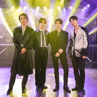 본업 천재 하이라이트(@highlight_auent)의 라이브 무대 ?
 
하이라이트표 감성 발라드 '시선'과?
무대 중간중간 숨은 애교 찾는 재미의 'DAYDREAM'까지!
하이라이트의 ‘시선’과 'DAYDREAM' 무대를 지금 만나보세요!
 
?프로필의 링크를 통해 '하이라이트 LIVE PLAY ▶' 를 확인해 보세요.
 
팬들이 만드는 Well-made 랜선 라이브
Fan-made LIVE 시즌 4의 세 번째 무대!
 
✔풀버전 영상 감상 방법 :
1) DIVE 앱 '하이라이트 LIVE PLAY▶' 검색?
2) 유튜브에서 '현대카드 DIVE' 채널 검색?
 
Melon 앱에서도 즐기는 Fan-made LIVE!
하이라이트의 무대를 확인해 보세요?
 
#팬메이드라이브 #하이라이트 #HIGHLIGHT
 
#현대카드DIVE #현대카드다이브
#현대카드 #HyundaiCard