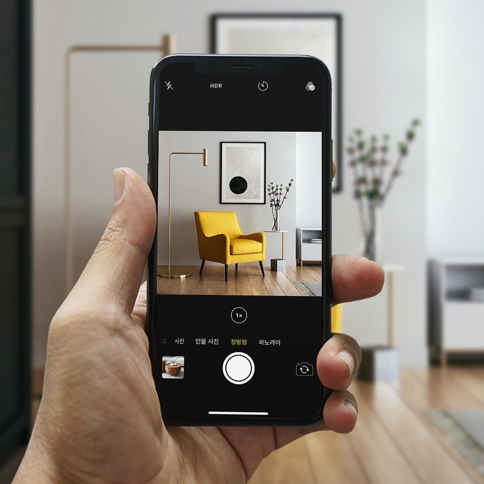 #EVENT 애정가구챌린지 ❣
세상 사람들 이 가구 좀 봐주세요! ?
-
Design Theme 01. Furniture Design
첫 번째 이벤트!
-
모두에게 자랑하고 싶은 나의 가구,
디자인 라이브러리, 리빙숍에서 전시 중인 아이코닉 가구,
무엇이든 상관없다! 애정하는 가구를 마구마구 올려주세요
-
? 애정가구챌린지 안내
? 방법 :
1. 애정어린 시선으로 가구가 담긴 사진을 촬영해 주세요!
2. 인스타그램에 필수 해시태그
(#애정가구챌린지 #현대카드디자인라이브러리)와 함께 작품을 업로드하면 완료!
?Tip! DIVE 앱에서도 참여하면 당첨 확률 UP
? 기간 : 2020. 07. 16(목) ~ 08. 16(일)
? 발표 : 2020. 08. 19(수) 오후 5시
DIVE 인스타그램(@hyundaicard_dive) 및 DIVE 앱
? 경품 :
- 찐가구의 진가를 알아본, 진가구상 : Verner Panton Table Stand VP3 (1명)
- 평가가 필요 없는, 평가불가구상 : Volta 모빌 (2명)
- 참가구를 알린 참가로 만족, 참가구상 : Artek 줄자 (10명)
? 심사 기준 : 가구에 대한 넘치는 애정이 느껴지는 사진 또는 영상!
* 애정이 넘칠수록 당첨 확률도 넘쳐요!
-
이벤트에 대한 자세한 내용은 DIVE 앱 '#애정가구챌린지' 에서 확인하실 수 있습니다.
-
?프로필의 링크를 통해 앱을 다운 받을 수 있습니다.
-
#DesignLibrary #현대카드디자인라이브러리
-
#현대카드DIVE #현대카드다이브
#HyundaiCard #현대카드