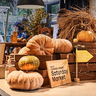 따스한 가을 날 열린 자연을 담은 도심 속 장터,
쿠킹 라이브러리 네 번째 Saturday Market ?

자연을 그대로 담은 제철 먹거리부터 ?
일상에 변화를 줄 감각적인 키친웨어와 트렌디한 홈가드닝,

토요일 오후의 여유로 가득했던
현장 분위기를 지금 바로 만나보세요!

?자세한 내용은 DIVE 앱 '가을 속으로 퐁당' 콘텐츠에서 확인해 보세요

#현대카드쿠킹라이브러리 #CookingLibrary
#SaturdayMarket #새터데이마켓

#현대카드DIVE #현대카드다이브
#현대카드 #HyundaiCard