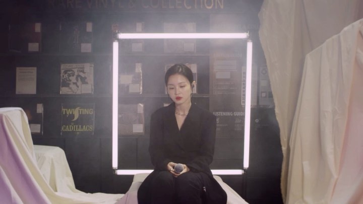 이 목소리, 이 분위기 무엇? 이하이 역대급 라이브 영상!
-
'홀로'에서 받은 위로, 팬들에게 나눔하러 온 이하이!
진심이 담긴 라이브 무대와 이하이가 직접 선정한 이벤트 당첨자를 지금 공개합니다!
-
팬들이 직접 만드는 Well-made 랜선 LIVE?
Fan-made LIVE 시즌✌️
-
✔풀버전 영상 감상 방법 : 
1) DIVE 앱 '이하이 LIVE PLAY' 검색 ?
2) 유튜브에서 ‘현대카드 DIVE’ 검색 ?
* 이벤트 당첨자도 해당 콘텐츠 하단에서 확인 가능! ?
-
08. 13(목) 멜론 앱에서 진행되는 이하이 팬메이드 라이브 감상평 이벤트도 놓치기 말기!
-
? 프로필의 링크를 통해 DIVE 앱을 다운 받을 수 있습니다.
-
#팬메이드라이브 #이하이 #LeeHi #홀로
-
#현대카드DIVE #현대카드다이브
#현대카드 #HyundaiCard