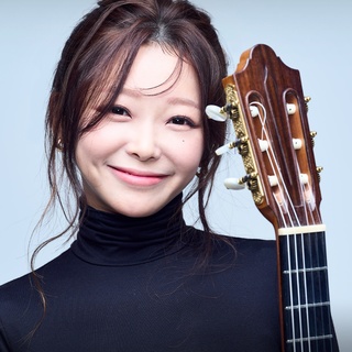⠀
손민수 Curated 공연 12번째 주인공은
세계가 주목하는 한국의 클래식 기타리스트 박규희(@kyuheeguitar)? 

2012년 벨기에 프렝탕 국제 기타 콩쿠르의
여성 최초이자 아시아인 최초 우승자인
그녀의 특별한 무대를 놓치지 마세요✨

<손민수 Curated 12 박규희>
• 일시: 2023. 12. 14(목) 오후 8시
• 장소: 현대카드 언더스테이지
• 출연: 박규희, 음악 칼럼니스트 이지영
• 티켓 가격: 33,000원(현대카드 결제 시 20% 할인)
• 티켓 오픈: 2023. 11. 15(수) 오후 6시
• 예매처: 인터파크

• 공연 안내
- 본 공연은 90분 간 진행되며 공연 시작 후 별도의 인터미션이 없습니다.
- 공연 시작 후에는 공연장 입/퇴장이 불가합니다.
- 입장 시 예매 확인을 위해 신분증 지참 필수입니다.

? 프로필의 링크를 통해 ’손민수 Curated 12 박규희‘ 콘텐츠를 확인해 보세요.

#현대카드언더스테이지 #UNDERSTAGE
#박규희

#현대카드DIVE #현대카드다이브
#현대카드 #Hyundaicard

[유의사항]
-  본 공연은 Gift 카드를 제외한 모든 현대카드로 결제 가능하며, 현대카드 결제 시 1인 2매에 한해 20% 할인 혜택에 제공됩니다.
(티켓 판매 기간 : 2023.11.15~2023.12.14)
> 상환 능력에 비해 신용카드 이용금액이 과도할 경우, 귀하의 개인신용평점이 하락할 수 있습니다.
> 개인신용평점 하락 시 금융거래와 관련된 불이익이 발생할 수 있습니다.
> 일정 기간 원리금을 연체할 경우, 모든 원리금을 변제할 의무가 발생할 수 있습니다.
- 신용카드 발급이 부적정한 경우(연체금 보유, 개인신용평점 낮음 등)카드 발급이 제한될 수 있습니다
-카드 이용대금과 이에 수반되는 모든 수수료를 지정된 대금 결제일에 상환합니다.
-금융소비자는 금융소비자보호법 제19조 제1항에 따라 해당 상품 또는 서비스에 대하여 설명을 받을 권리가 있습니다.
- 자세한 내용 및 이용 조건은 카드 신청 전 현대카드 홈페이지 및 상품설명서, 약관 참고
준법감시심의필번호 231110-036호(2023.11.10~2024.11.09)