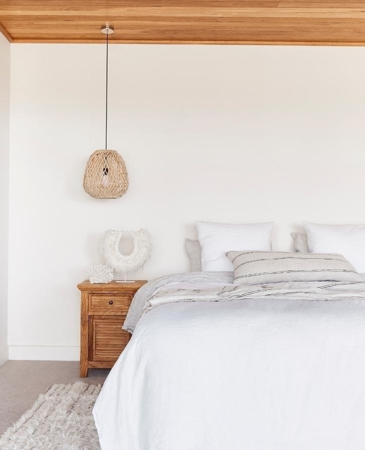 Channelling years of experience, the interiors experts behind @oakandorange are all about inspiring others to create their dream home. Both wives to builders, Heather and Sarah have become known for their pared-back, coastal-chic style and functional family homes. ⁠
⁠
Here, the best friends and business partners give us a behind-the-scenes look into their design process, including where they source style inspiration, their go-to homewares stores, and why @andersensflooring vinyl planks is their go-to flooring finish for every home.⁠
⁠
Read more via the link in bio. ⁠