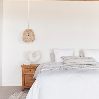 Channelling years of experience, the interiors experts behind @oakandorange are all about inspiring others to create their dream home. Both wives to builders, Heather and Sarah have become known for their pared-back, coastal-chic style and functional family homes. ⁠
⁠
Here, the best friends and business partners give us a behind-the-scenes look into their design process, including where they source style inspiration, their go-to homewares stores, and why @andersensflooring vinyl planks is their go-to flooring finish for every home.⁠
⁠
Read more via the link in bio. ⁠