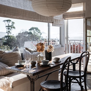 Despite being one of five apartments in a 1950s "a large, red brick box", this delightful Hobart apartment could not feel more bespoke.⁠
⁠
"It was original – nothing had been touched. It was a complete mess inside, so it was a really exciting project to do," says owner Julie, who completed the project with her son, Jackson, and husband, Craig. "It was really hard work – there were quite a few 'Oh, my gosh!' moments," Julie says, laughing.⁠
⁠
Step inside via the link in bio.⁠
⁠
Photography: @leantimms⁠
Styling: @lynda.gardener⁠
Words: @justicelyn⁠
⁠
#breakfastnook #diningroom #derwentriver #apartmentrenovation #airbnb