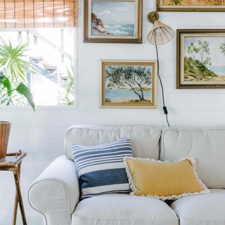 This small fibro ‘knockdown’ in Queensland’s Keppel Sands was rescued, raised and lovingly restored by a resourceful couple.

“I just love it here,” says homeowner Emma. “I’m so grateful to have had the opportunity to do this house - although I’m glad we went into it not knowing what was ahead and the amount of work involved. One day, I’d like to save another old house.”

Step inside via the link in bio.

#countrycoastal #coastalstyle #queenslandhome #frenchdoors #keppelsands