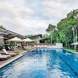 Voting for the Country Style People’s Choice award closes tomorrow! Don’t miss the chance to have your say and win a weekend for two at The Byron at Byron Resort & Spa. Read about 30 inspiring people who have made an outstanding contribution to rural Australia in fields such as food, fashion, travel, home and design, and entertaining, then decide who you think is most deserving of the People’s Choice award. Voting closes at 23:59 AEST on Monday May 27th. To cast your vote and enter the competition to win a weekend staying in a Deluxe Spa Suite at the iconic @thebyronatbyron, plus a $150 restaurant voucher, click on the link in our bio. #countrystyleloves #byronatbyron #byronbay