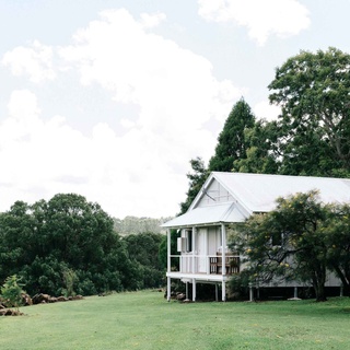 Have you recently turned your back on the city and moved to the country?⁠
⁠
If you have a story to tell about your tree change, we want to hear it. What do you love about your new lifestyle? What were the challenges? ⁠
⁠
We are looking for unpaid submissions and high resolution images to appear in our annual Moving to the Country feature in the magazine and online. DM us with your story now!⁠
⁠
Photography: @marniehawson and @abbie_melle⁠
Styling: @nicolasevitt and @lisaburdenstylist⁠
Words: @hannahjameswords⁠
⁠
Tap the link in bio for the story of this Nashua home.⁠
⁠
#treechange #countryliving #countrylife #nashuansw