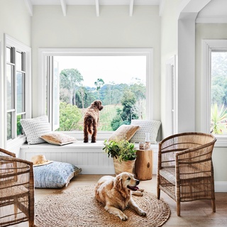 Coastal style takes many forms, but the latest iteration places emphasis on a strong flow between indoor and outdoor zones, layers of natural textures and a subdued palette of neutral colours. The window seat at The Bails, Byron Bay is a standout example. ⁠
⁠
While it may seem easy to recreate, style extraordinaire Melissa Penfold says there are 7 mistakes Aussies make when channeling this look in their own homes.⁠
⁠
Find out what they are by tapping the link in our profile. ⁠
⁠
Photography: @lisacohenphoto⁠
Styling: @lynda.gardener + @bellebrightproject⁠
⁠
#coastalstyle #coastalhome #windowseat #wicker #rattanfurniture