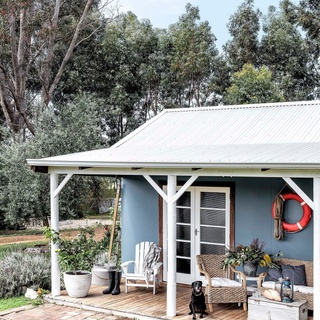 Since purchasing this beach shack, artist Allira Henderson and her husband Christian have steadily transformed it into a cosy home for their daughters, filling it with art, collected antiques and salvaged finds. ⁠
⁠
"We go to antique or op shops together, and adventuring on beaches where we know with certain tides there is a wash up. We find old things off boats and do a beach clean while we are there," Allira says.⁠
⁠
See the end result by clicking the link in our bio. ⁠
⁠
Photography and styling: @gathering.light⁠
Words: @clairemactaggart⁠
⁠
#beachshack #verandah #coastalhome #esperancewa #holidayhome