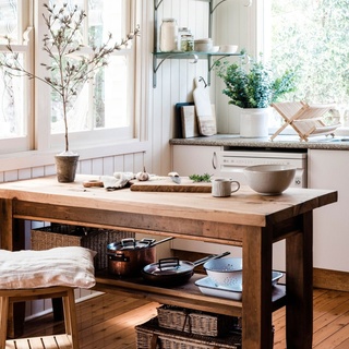 What started as a hobby grew into a thriving business for the owners of this Toowoomba cottage, who own Settler Hives: a business dedicated to all things sustainability and connecting with the outdoors.⁠
⁠
With open shelving and a sturdy timber workbench, the family's kitchen represents their dedication to a life lived without excess. "Simplicity is our thing; we have enough and try to be quite intentional about it," Hayley explains. "Our culture is often 'work more and buy more', but we're happy to have a little less and live a little more."⁠
⁠
Step inside via the link in bio.⁠
⁠
Photography: @hannahpuechmarin⁠
Words: @clairemactaggart⁠
⁠
#beekeeping #sustainableliving #weatherboardhome #cottagehome #toowoombaqld
