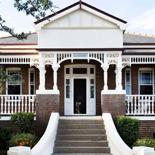 Built in 1905 for local butcher Arthur Lydney Payne and his family, this stunning Newcastle homestead has been causing passers-by to stop and soak it in for over a century.⁠
⁠
Now, the historic home - located on a half-acre block - is owned by Annette and Rod, plus their seven-year-old bulldog Ben, all of whom adore the property's spaciousness and convenience. "Because we came from the country, we wanted a bit of space," Rod says.⁠
⁠
Step inside via the link in bio.⁠
⁠
Photography: @brigidarnottphotography⁠
Styling: @belljarinteriors⁠
Words: @justicelyn⁠
⁠
#historichome #newcastlensw #homestead #countryhome #homeexterior 