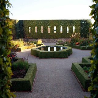 Sunnymeade, secreted in the picturesque Strathbogie Ranges in north-east Victoria is a joy to its creator, Craig Irving. ⁠
⁠
For over three decades, Craig has - without any professional help - created a formal garden that spans across a hectare of land. ⁠
⁠
"I really didn't know anything when I started. I just learned along the way," he says. ⁠
⁠
Tap the link in our profile to wander through the magnificent garden. ⁠
⁠
Photography: @simongriffiths