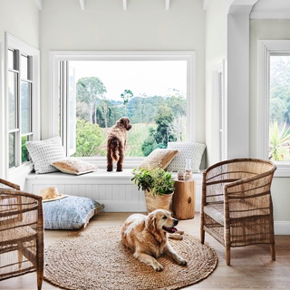 What's not to love about the fresh air and picturesque natural surroundings that come hand-in-hand with life in the country?⁠
⁠
These 15 incredibly charming homes celebrate the best of modern country style, blending old and new to inject warmth and character. So, if a tree change is what your heart desires, look no further for inspiration.⁠
⁠
Tap the link in bio to see more.⁠
⁠
Photography: @lisacohenphoto @marniehawson @brigidarnottphotography⁠
Styling: @lynda.gardener @bellebrightproject @belljarinteriors⁠
⁠
#countryhomes #verandah #countryverandah #hallway #entryway #countryhouse #californiabungalow #blueheelers