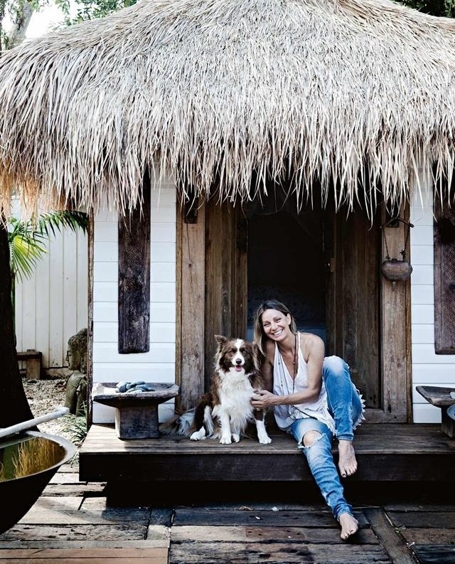 Hav'eli of Byron Bay founder, Heidi Daburger has lived in many places over the years, but a love of homewares, furniture and architectural pieces inspired her to settle down in northern NSW. ⁠
⁠
When first she eyed this 1950s cottage, "It was love at first sight," she says. ⁠
⁠
Click the link in our bio to tour the home.⁠
⁠
⁠
⁠
Photography: @chriswarnes | Styling: @nataliewalton⁠
⁠
⁠
#byronbay #coastalhome #bohostyle