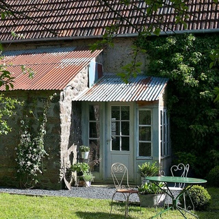 The unassuming exterior of paint queen Annie Sloan's farmhouse in Normandy belies the colourful interior that awaits beyond the front door. ⁠
⁠
"Colour really is my passion over anything else and is always my starting point when devising a scheme," says Annie. ⁠
⁠
Step inside the home by tapping the link in our profile.⁠
⁠
Photography: Christopher Drake⁠
⁠
#frenchinterior #colourfulhome #frenchfarmhouse #homerestoration