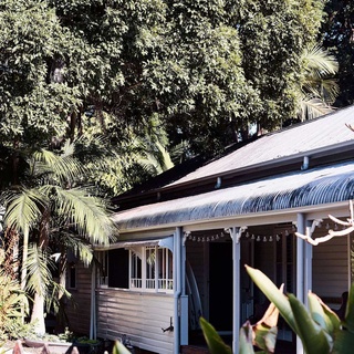 “As I walked through the house, it just got better and better,” says Amanda, who leapt at the chance to purchase this gorgeous riverside cottage in Bilambil. 

Tap the link in bio for the full tour.

#cottagestyle #rivercottage #bilambil #verandah #tropicalgarden
