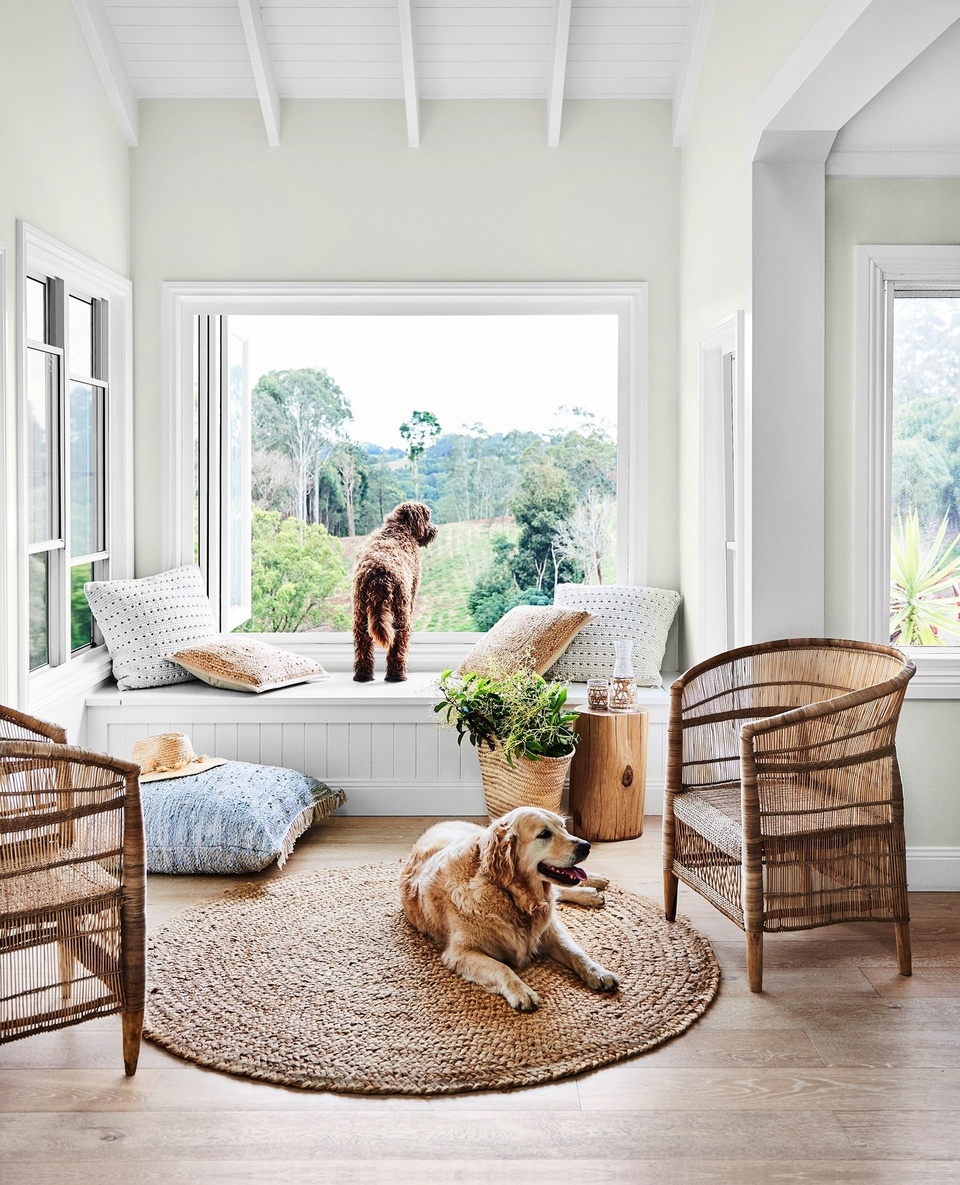 What's not to love about the fresh air and picturesque natural surroundings that come hand-in-hand with life in the country?⁠
⁠
These 15 incredibly charming homes celebrate the best of modern country style, blending old and new to inject warmth and character. So, if a tree change is what your heart desires, look no further for inspiration.⁠
⁠
Tap the link in bio to see more.⁠
⁠
Photography: @lisacohenphoto @marniehawson @brigidarnottphotography⁠
Styling: @lynda.gardener @bellebrightproject @belljarinteriors⁠
⁠
#countryhomes #verandah #countryverandah #hallway #entryway #countryhouse #californiabungalow #blueheelers