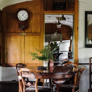 Steam trains may be a romantic memory of the past, but one couple has given an old carriage new life. Location in regional Victoria, ‘Steam’ is the ultimate unique stay.

Tap the link in bio for the full tour and story.

#uniquestays #uniqueairbnb #convertedtrain #holidayaccommodation