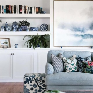 By combining family antiques, vintage finds and kerbside pickups, Rebecca McDonald of @victoriaparkfarm has created a truly unique guesthouse everyone can enjoy. ⠀
⠀
Can't get enough of the inspiring stories from regional Australia? Subscribe now at the special rate of $60 for 13 issues (save 45%) to ensure you never miss an issue of Country Style again. Details in the link in bio.⠀
⠀
#hamptonshouse⠀
#farmhousedecor⠀
#antiques⠀
⠀
Words: @clairemactaggart⠀
Photo: @marniehawson