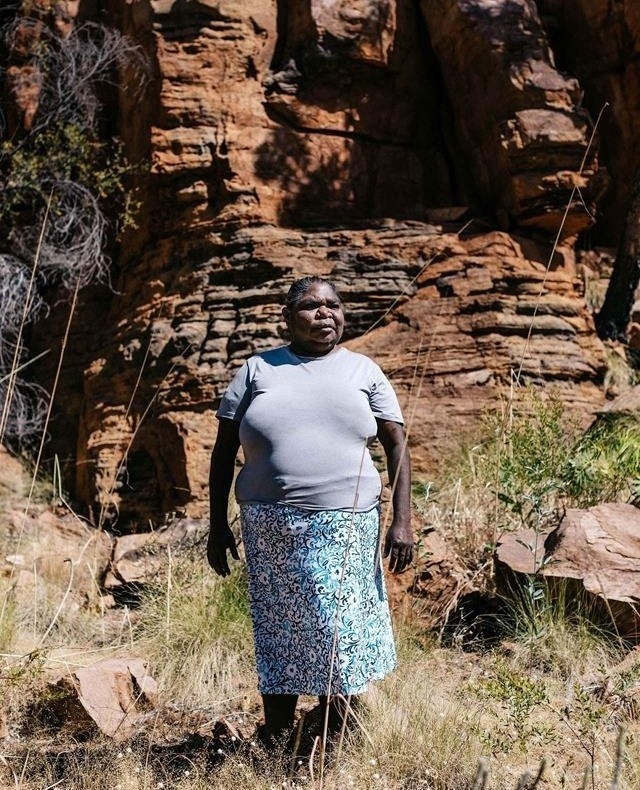 Kimberley artist Gloria Mengil plays an important role in handing down the story of country to future generations. ⁠
⁠
"We have our art; we carry our culture and language. It's about storytelling and being proud to be here," says Gloria, who has had her artworks exhibited in Australia and overseas. ⁠
⁠
Click the link in our bio to see Gloria's artworks and learn about her work at @waringarri_arts. ⁠
⁠
⁠
Photography: @marniehawson⁠
⁠
#waringarriarts #aboriginalart #artist #art