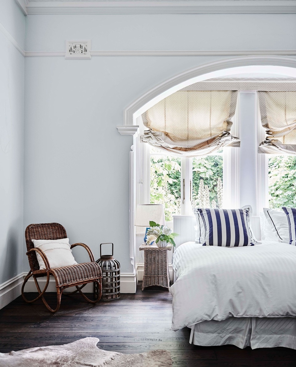 Built in the 1920s, this stately Binalong homestead (known as Mylora) is brimming with history and character, an aspect that only served to allure now owners Emma and Angus Graham.⁠
⁠
"It's made me fall in love with it even more," 36-year-old Emma explains. "The number of people I've met who have spoken of the fabulous parties held by the Garry family is just incredible. I feel very lucky to live here."⁠
⁠
Take a tour of the historic property via the link in bio.⁠
⁠
Photography: @lisacohenphoto⁠
Styling: @becksimonstylist⁠
⁠
#historichome #homestead #countryhomestead #countrybedroom #bedroomdesign