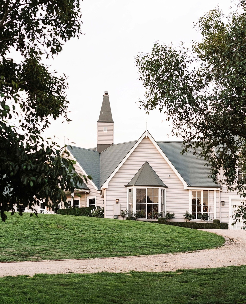 If a stay with custom-made furniture, original artworks, a live-in concierge and - most uniquely - a secret underground tunnel appeals, Dairy Flat Farm and Lodge is the accommodation for you.⁠
⁠
Intended as a place to foster skills and interests, a stay here will also mean vegetable gardening, tending to the olive grove and vineyard, or learning how to keep bees. Pure heaven!⁠
⁠
Take a tour via the link in bio.⁠
⁠
Photographer: @marniehawson⁠
Words: @tahnimesann⁠
Location: @dairyflatfarmdaylesford⁠
⁠
#dairyflatfarm #daylesfordvic #countryaccommodation #farmhouse