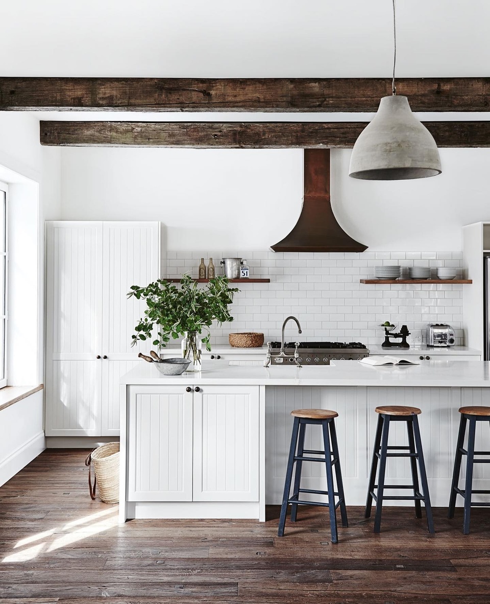 French-style farmhouse, but make it Australian.⁠
⁠
Nestled in the quiet rural village of Trentham on top of central Victoria's Great Dividing Range, this pretty home with its terracotta tiled roof and powder blue shutters could have been transported straight from Southern France.⁠
⁠
Unsurprisingly, it was a love affair with this exact part of the world that saw owners Narelle and Andrew create this home on a half-hectare block. "French farmhouses are not often fancy," says Narelle, "and we wanted to make sure it was a simple design."⁠
⁠
Recently listed for sale, you can step inside this stunning home via the link in bio.⁠
⁠
Photography: @lisacohenphoto⁠
Styling: @tess.newman.morris⁠
Words: @ginimhoff⁠
⁠
#frenchstylehome #frenchprovincialstyle #farmhouse #trenthamvic #countryhome