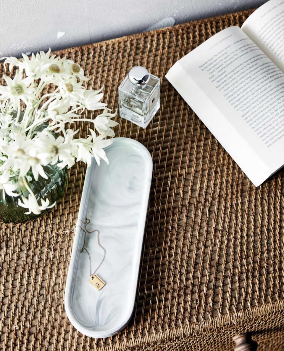 As we all bunker down and #stayathome, it doesn't mean you have to miss out on your favourite magazine. ⁠
⁠
Take out a subscription to Country Style today and you'll receive free delivery, 32 per cent off the cover price and a bonus trinket dish worth $49.95.⁠
⁠
Follow the link in our bio to subscribe.⁠
⁠
Photography @nicgossage⁠
Styling @lisaburdenstylist⁠
⁠
 #homesweethome #workfromhome #relax #country