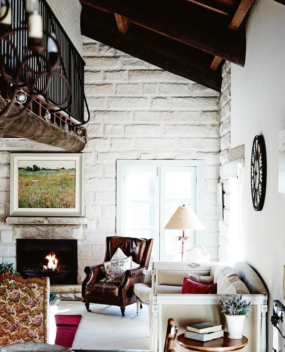 The European-inspired interiors of Talits Estate will make you feel like you're somewhere deep in the French countryside. ⁠
⁠
In reality, it's just a 20-minute drive away from the Hunter Valley, in the Broke Fordwich region of NSW - one of the state's best-kep secrets. ⁠
⁠
To find out what to see and do when you visit, tap the link in our profile. ⁠
⁠
Photography: @markroperphotography⁠
