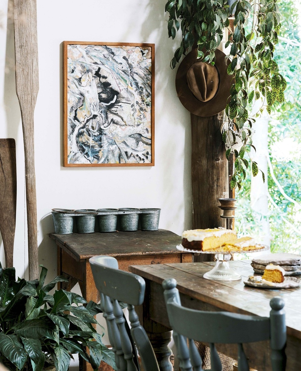 Queensland's hinterland region, 10 minutes from Cooroy, is the setting for this incredibly stunning shed transformation.⁠
⁠
While its corrugated iron exterior gives nothing away, beyond the front door lies a delightfully unique family home that spares no luxury. While once intended as a temporary residence, Bruce, Lisa, and their four children now can't see themselves living anywhere else.⁠
⁠
Explore the home via the link in bio.⁠
⁠
Photographer: @marniehawson⁠
Stylist: @hannah.brady⁠
Words: @tahnimesann⁠
⁠
#shedconversion #diningroom #countrydiningroom #countryhome #indoorplants