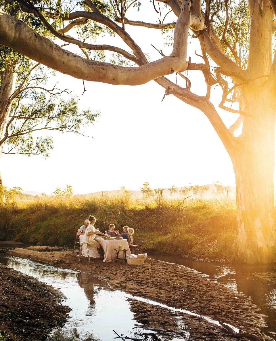 Merry Christmas from the Country Style team! ?⭐ We hope you have a beautiful day shared with loved ones. ⁠
⁠
For @annabellehickson, Christmas is a simple affair: “A trestle #table pulled up in a sandy riverbed. A couple of #presents. Campfire #chicken and asparagus grilled over the coals. Strawberry ice-cream and a delicious strawberry tart," she writes.⁠
⁠
Join the family’s relaxed Christmas #picnic by clicking the link in our bio. ⁠
⁠
Photography @kararosenlund⁠
⁠
 #christmasspirit #lunch  #summer